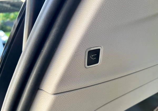 Chrysler Pacifica cena 86900 przebieg: 232231, rok produkcji 2018 z Czarne małe 781